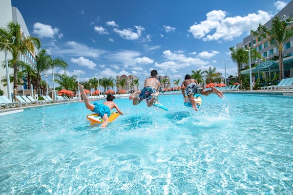 Universal's Endless Summer Resort - Surfside Inn and Suites Image #2 Universal's Endless Summer Resort - Surfside Inn and Suites Image #2